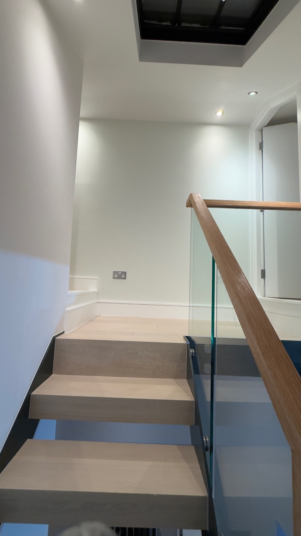 Flat Renovate — after